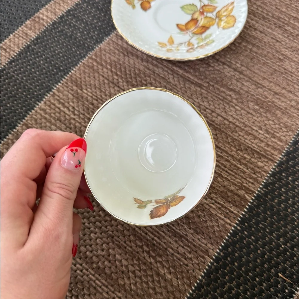 Vintage Paragon Fine Bone China Teacup and Saucer Set - Picture 3 of 6